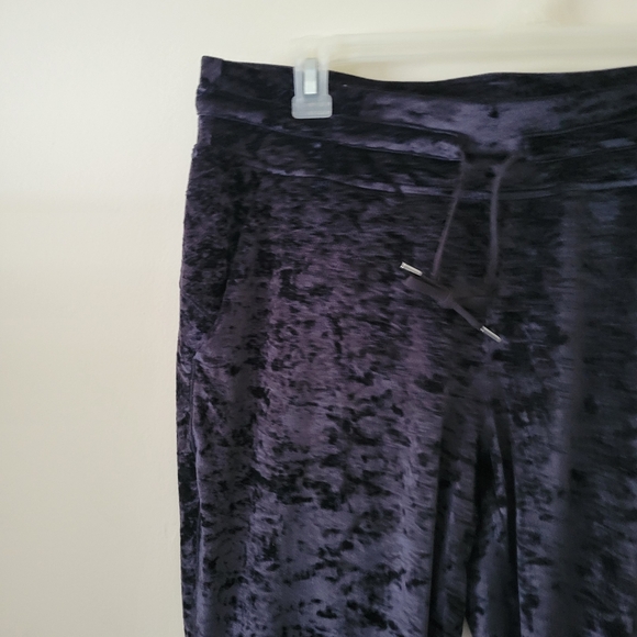 Lululemon athletica ready to crush velvet joggers - Picture 4 of 11